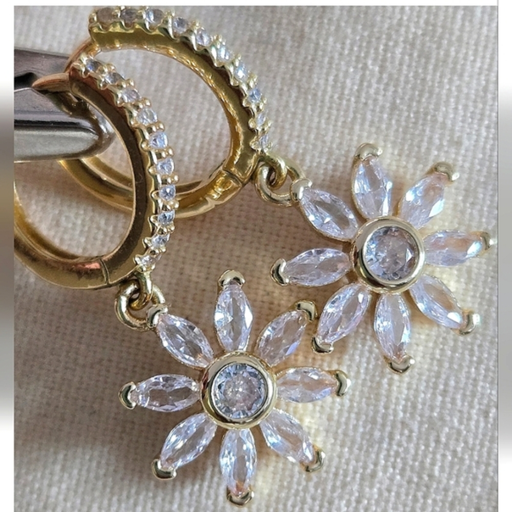 Gold Flower Dangle Drop Earrings